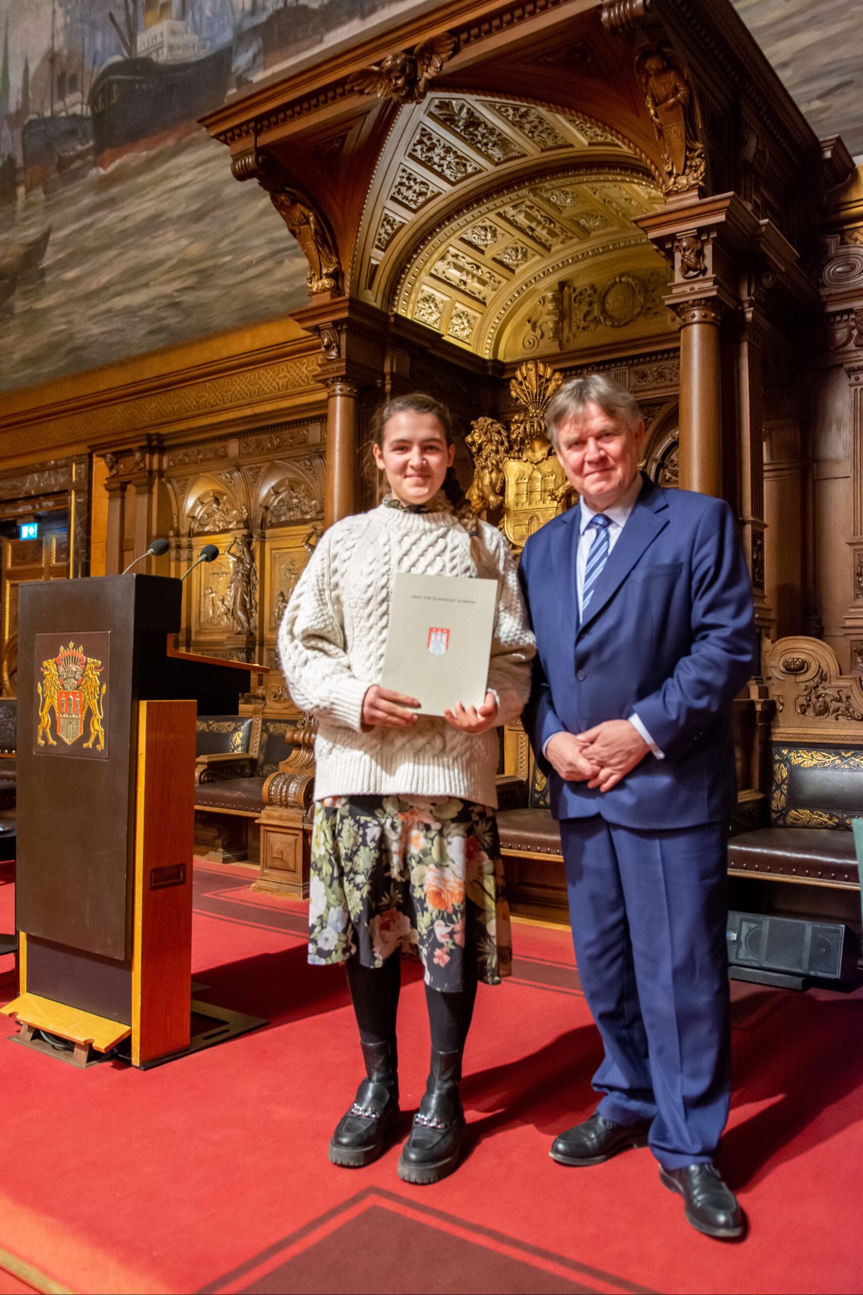 Michaela Idavain Gewinnt Beim Hamburger Mehrsprachenwettbewerb Sophie Barat Schule